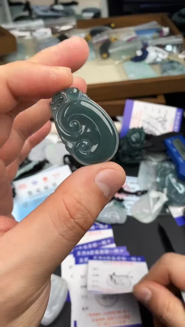 【闪购商品】翡翠颈饰未镶嵌  天然翡翠，一物一图