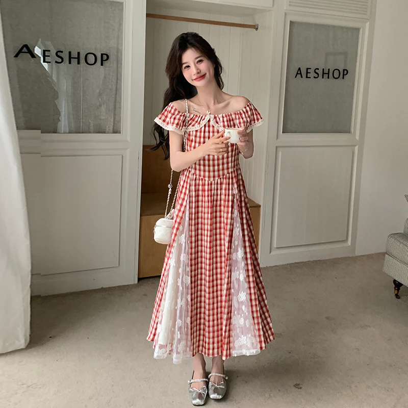 蕾丝拼接红色格纹连衣裙女夏2025新款甜美独特漂亮绝美多巴胺长裙