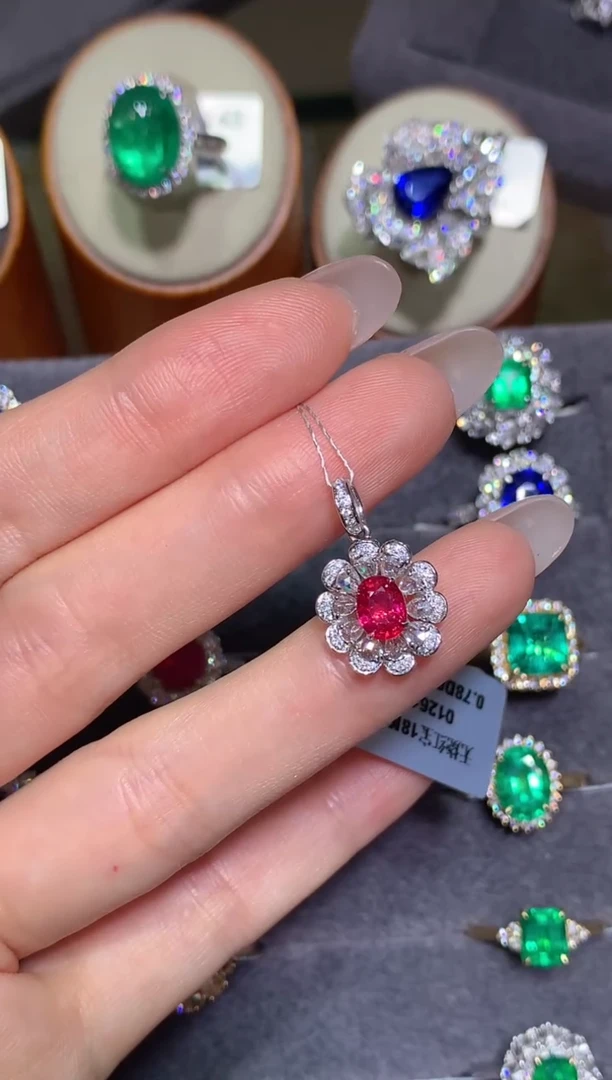 18K金镶嵌吊坠(不含链)红宝石0.78CT