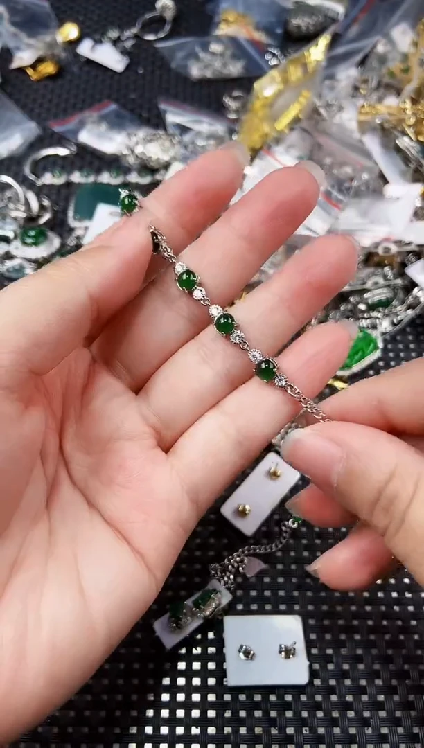 翡翠未镶嵌耳饰1111111111