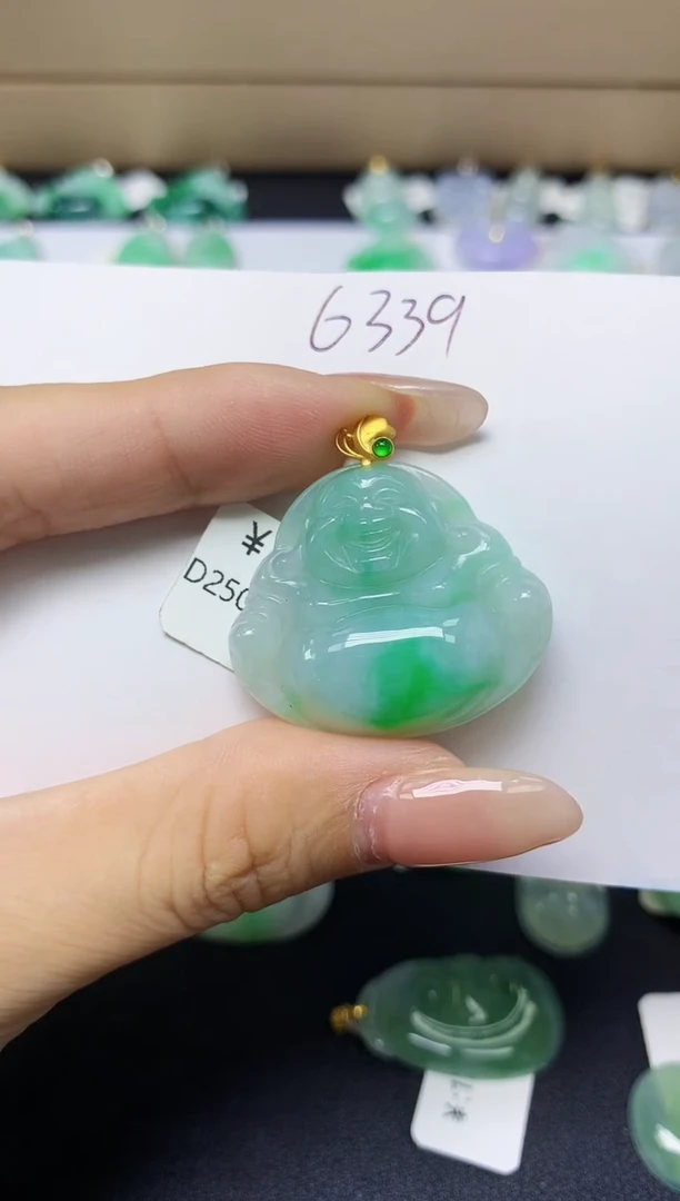 翡翠18K金镶嵌颈饰 天然缅甸翡翠A货