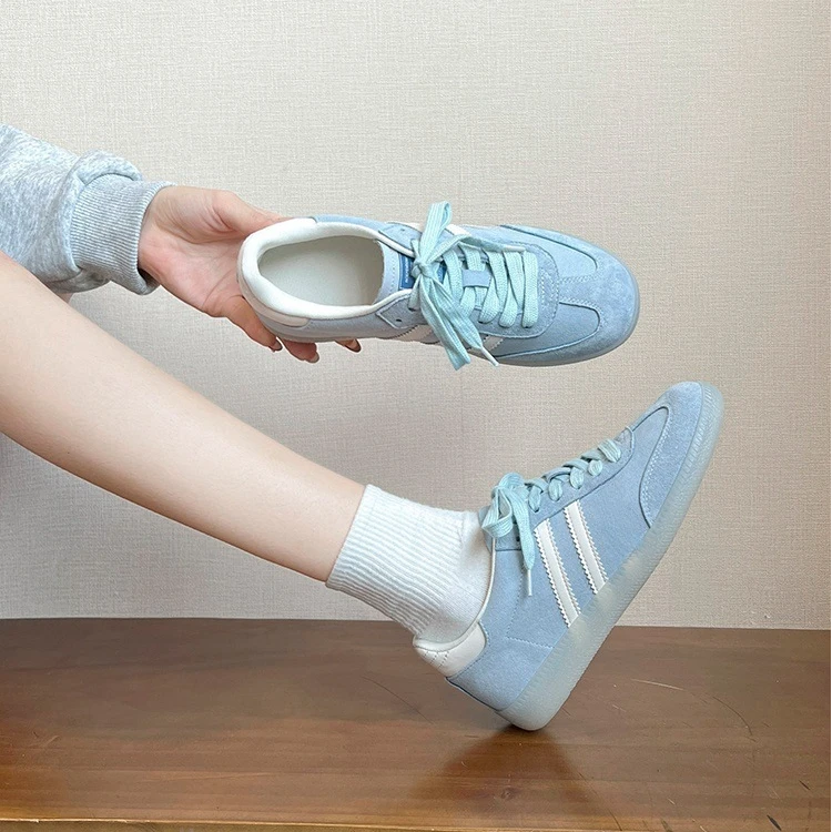 真牛皮！马卡龙天蓝色德训鞋女2025新款户外平底阿甘休闲运动板鞋