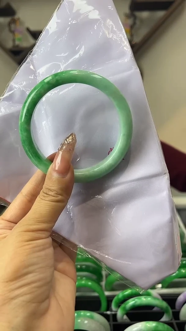 【闪购商品】砖雕h35 圈口61 独货手镯