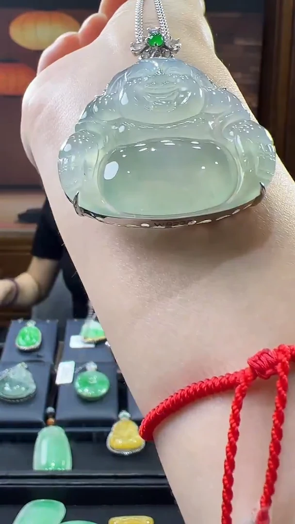 18K金镶嵌挂件翡翠佛公