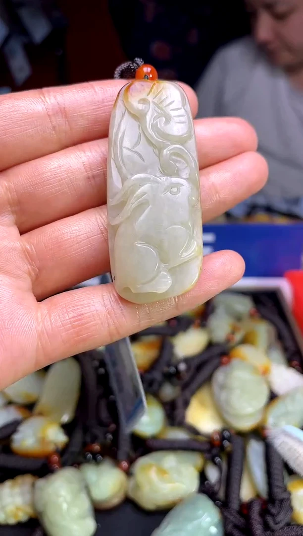 和田玉未镶嵌颈饰1