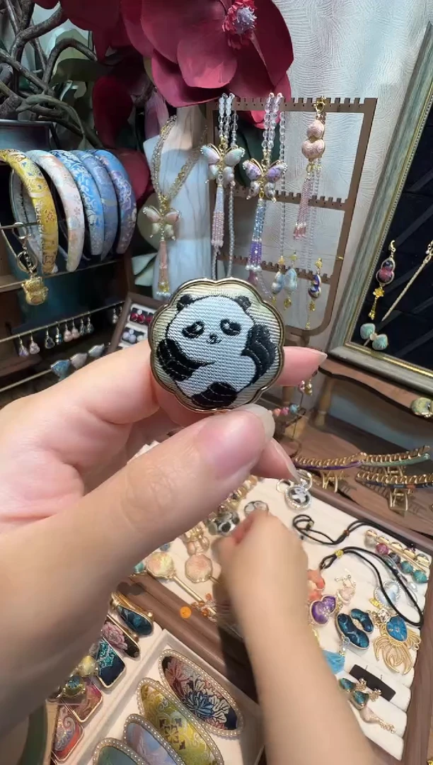 狐*【孤品车8.2】东汉熊猫团扇胸针