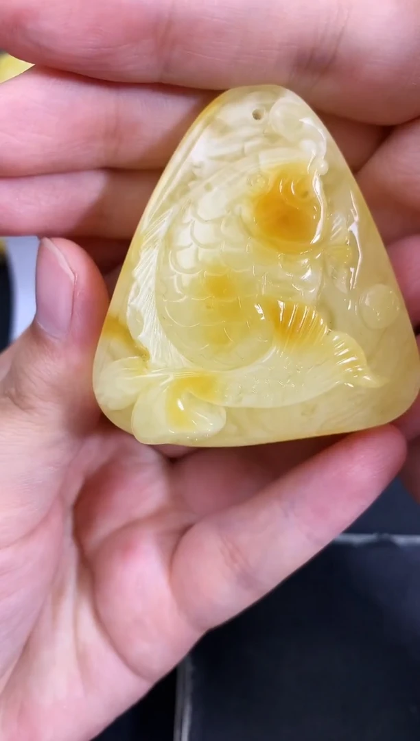 蜜蜡未镶嵌珠宝奇石66