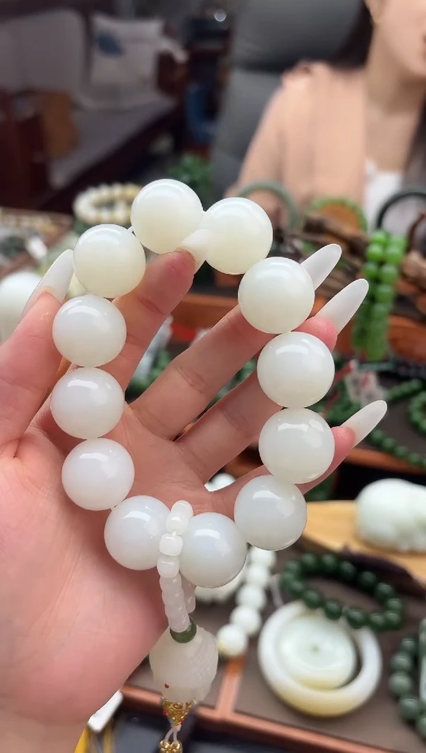 未镶嵌手串和田玉董小姐推荐 多样性发货 拍一发一z20