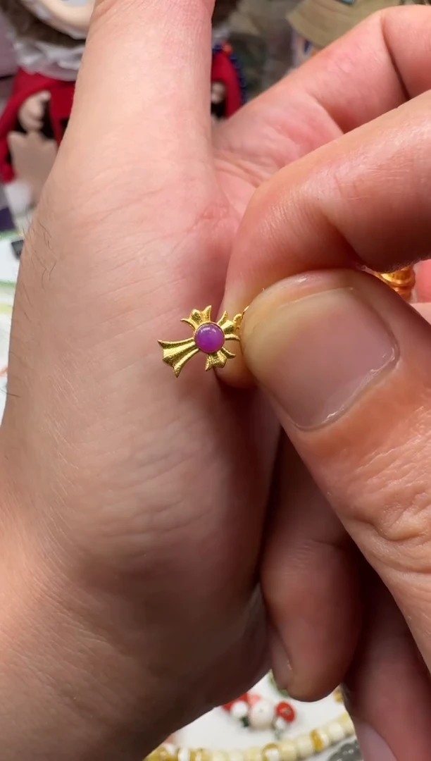 苏纪石（舒俱来）18K金镶嵌颈饰加****菜舒俱来侧挂