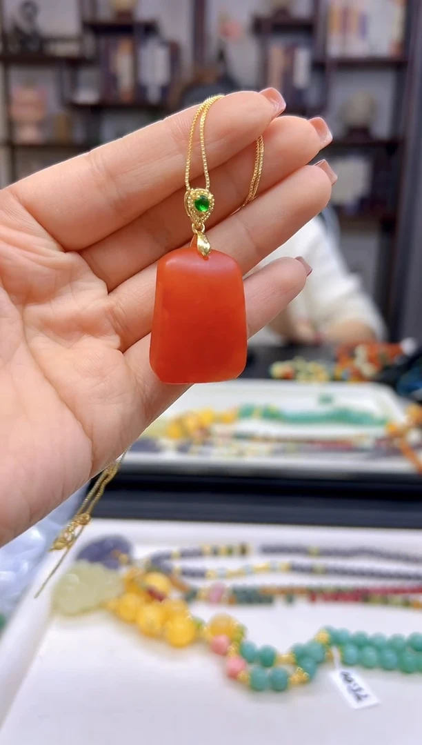 【闪购商品】蜜蜡吊坠(赠链)银S925镀金镶嵌D17