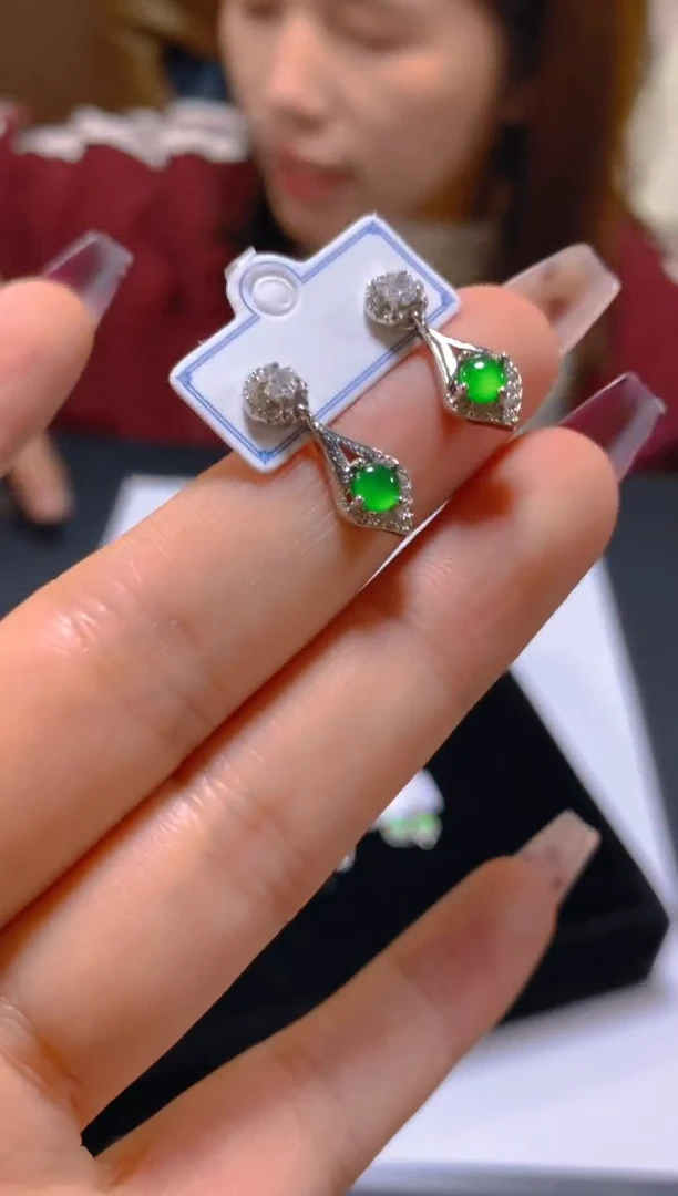 未镶嵌翡翠耳饰多样性发一