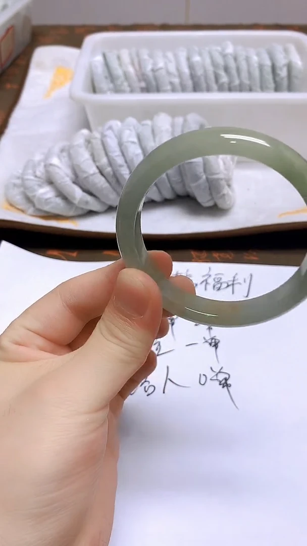 未镶嵌手镯翡翠105