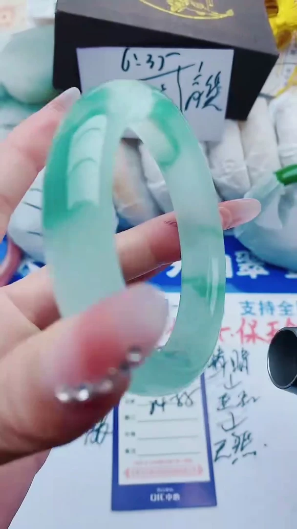 【闪购商品】石英质玉手镯未镶嵌D179-54-55