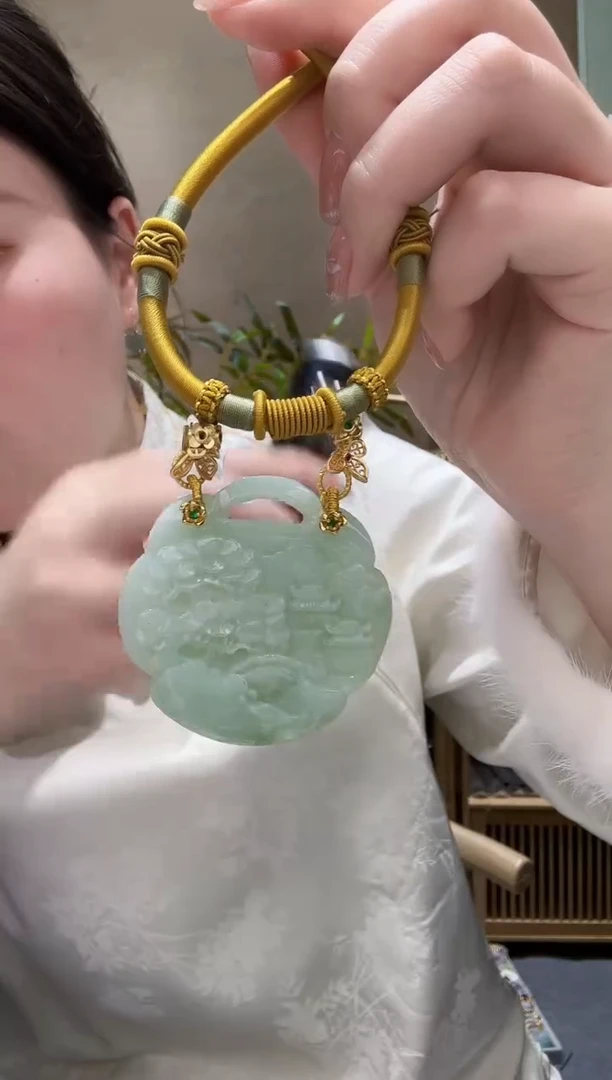 【闪购商品】翡翠颈饰未镶嵌吊坠