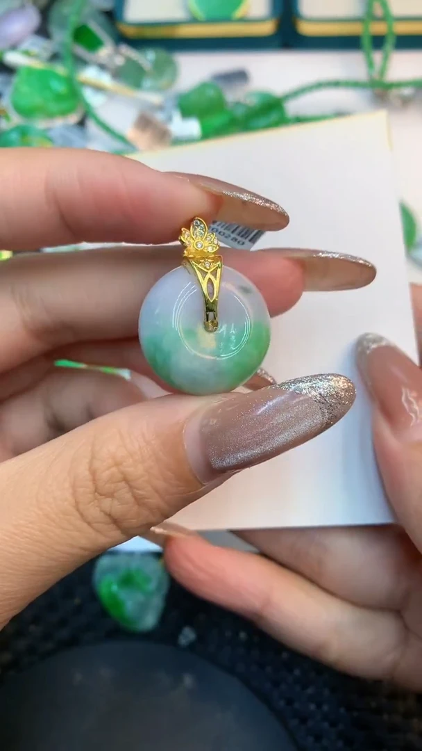 颈饰未镶嵌翡翠1