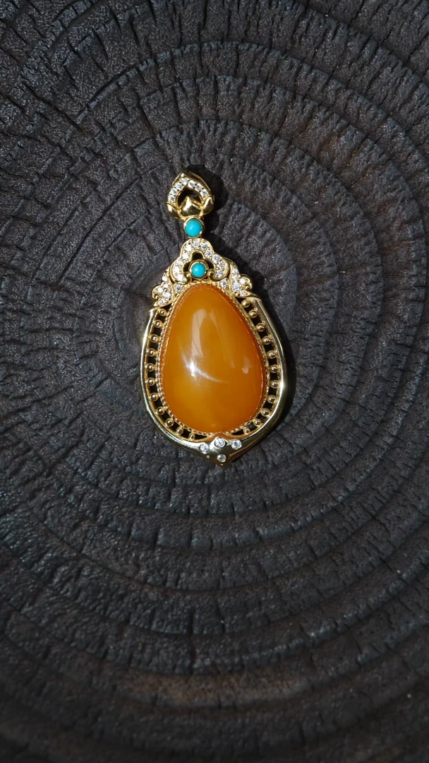 蜜蜡吊坠(赠链)银S925镶嵌水滴老蜡25*17