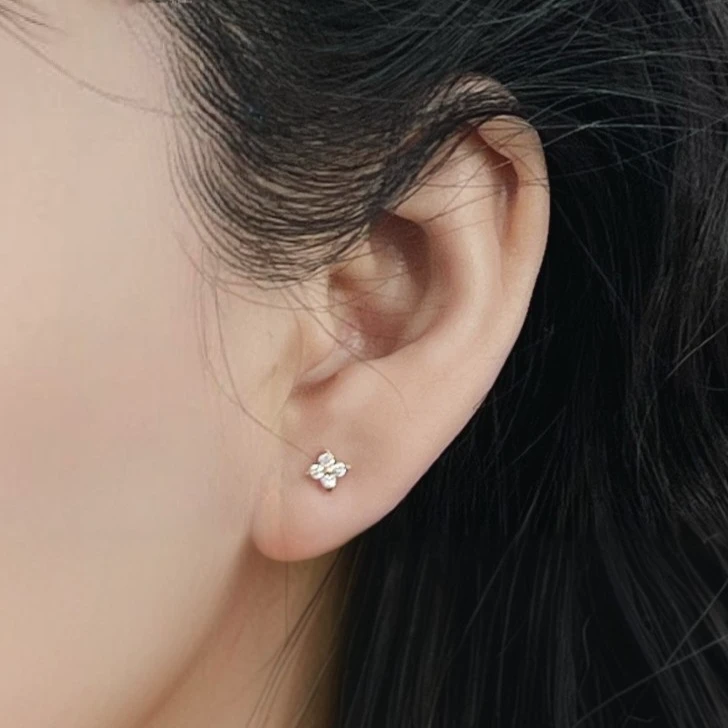 18k钻石耳钉 四钻简约精致 爱心爪 一生只想爱你 天然南非真钻