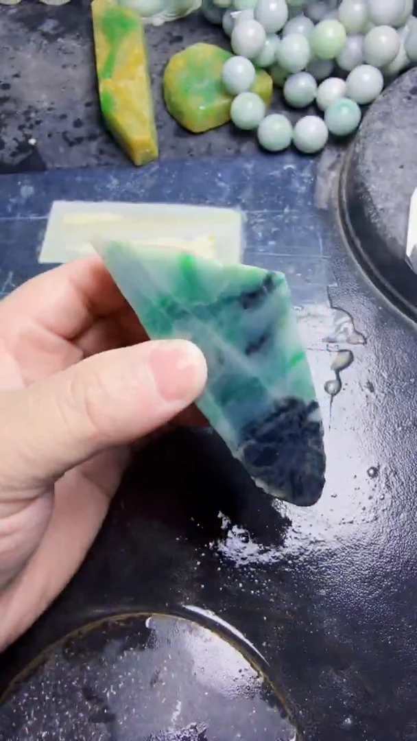 未镶嵌挂件翡翠《****》天然翡翠103