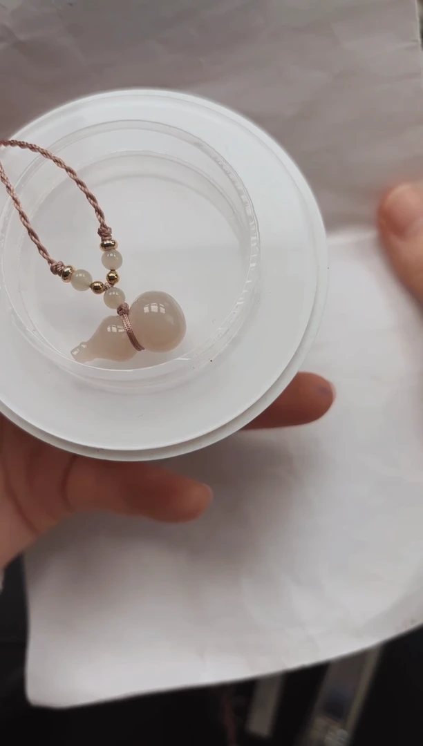 颈饰未镶嵌和田玉藕粉葫芦