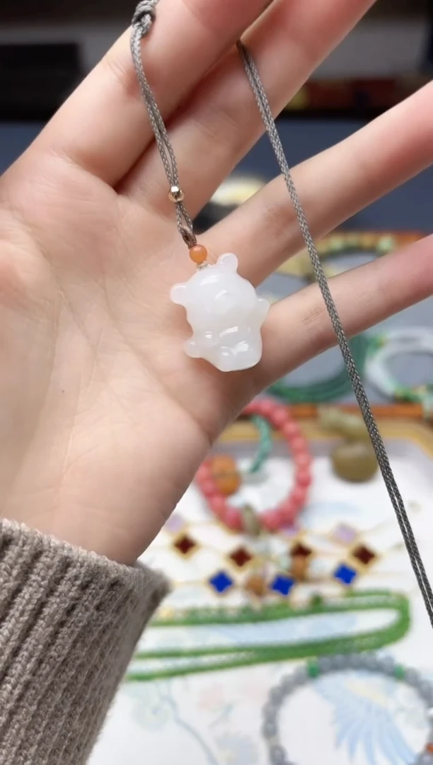 颈饰未镶嵌和田玉和田玉虎吊坠HX