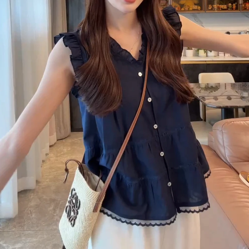 2025夏季新款韩系v领精致木耳边百搭显瘦小衫LK2504390