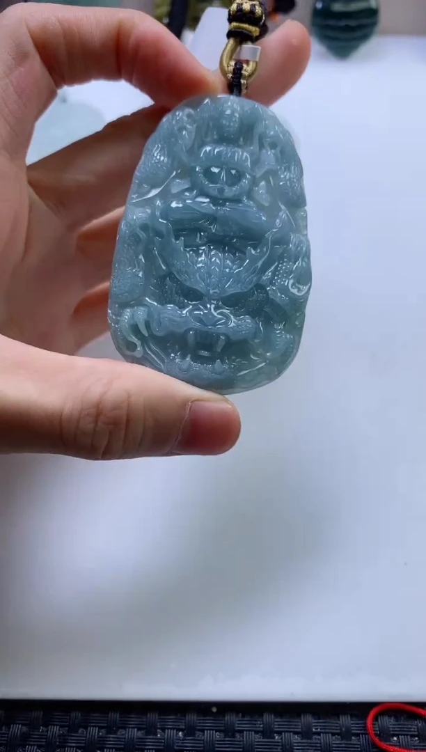 翡翠未镶嵌颈饰