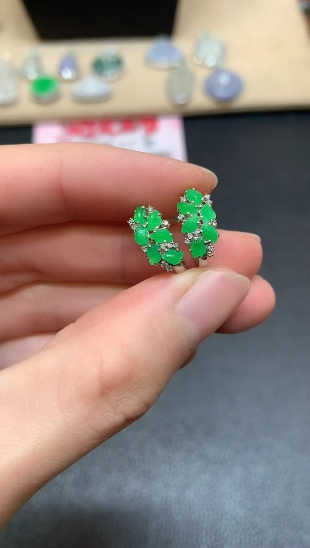 【闪购商品】翡翠耳饰18K金镶嵌叶子【无服务费】