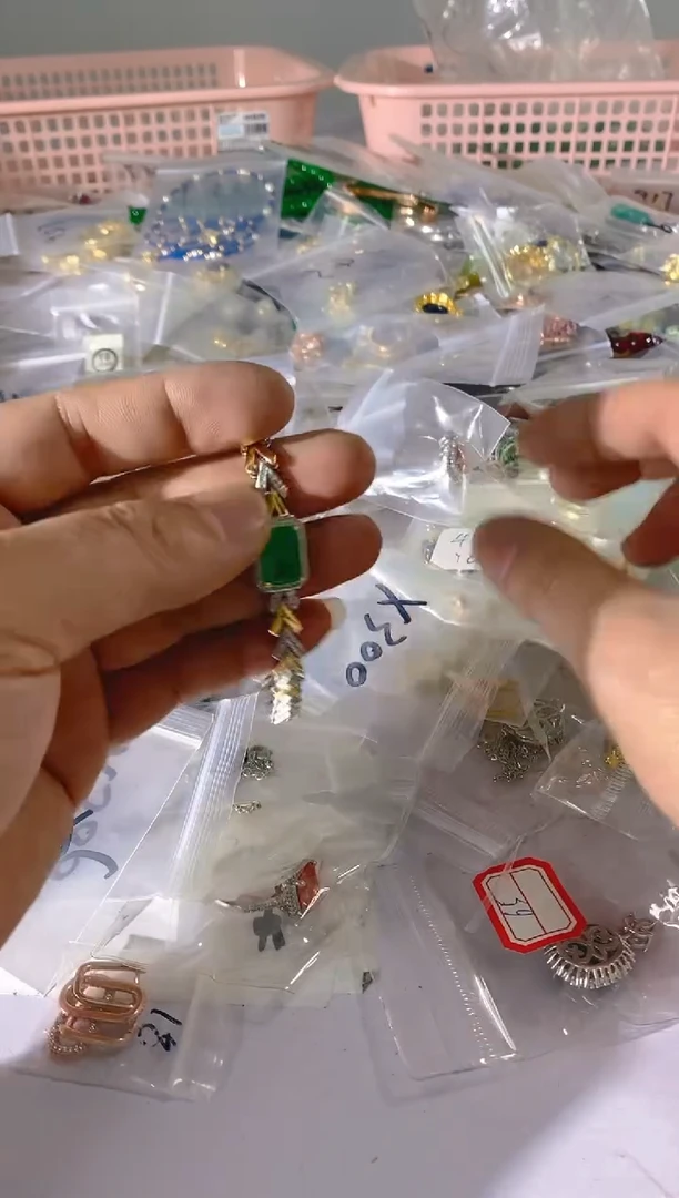 【闪购商品】水晶颈饰银S925镶嵌X300红宝，蓝宝，多样性发一件赠链