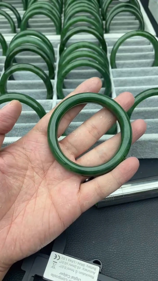 未镶嵌手镯和田玉（碧玉）60-56.7