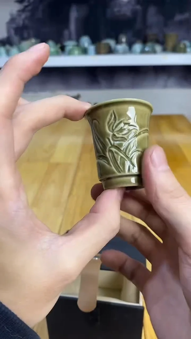 【山隐青瓷】柴烧闻香杯   微瑕  c-266