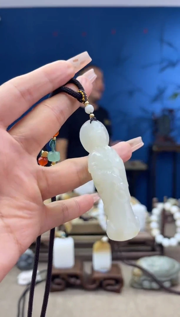 和田玉未镶嵌颈饰1