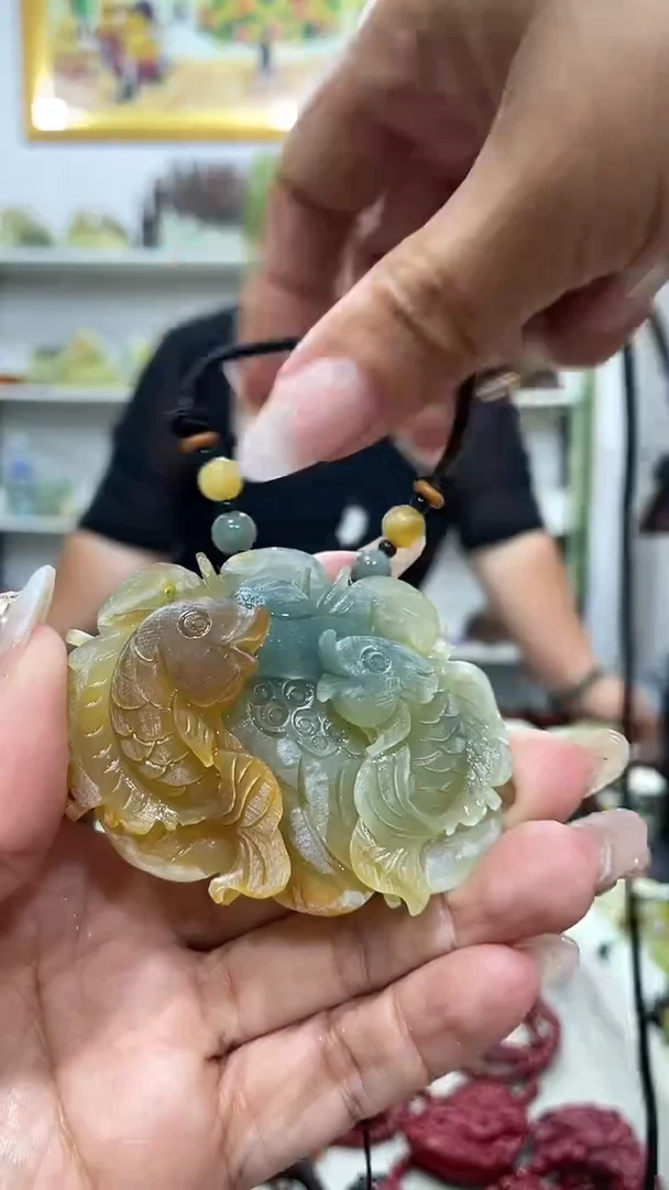 岫玉未镶嵌吊坠