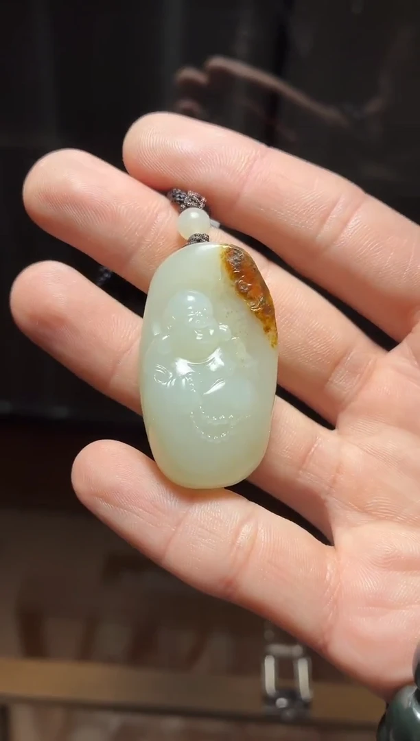 吊坠(不含链)未镶嵌和田玉佛公吊坠（颜色成因未定）