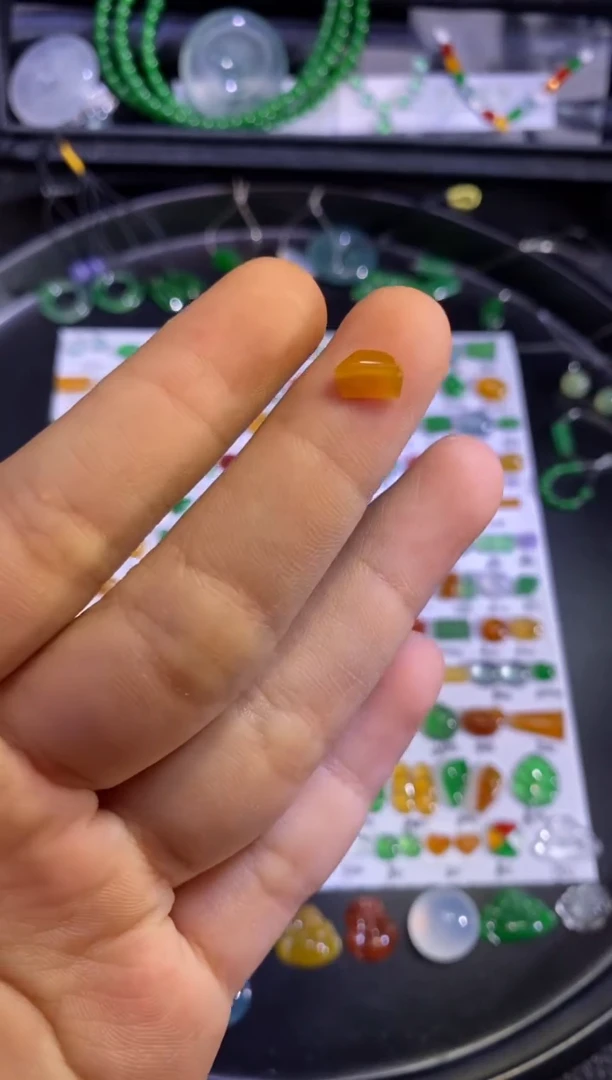 未镶嵌挂件翡翠珠子