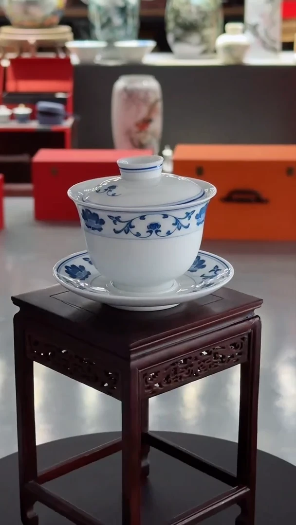 【闪购商品】釉中彩蓝芙蓉元宝三才盖碗