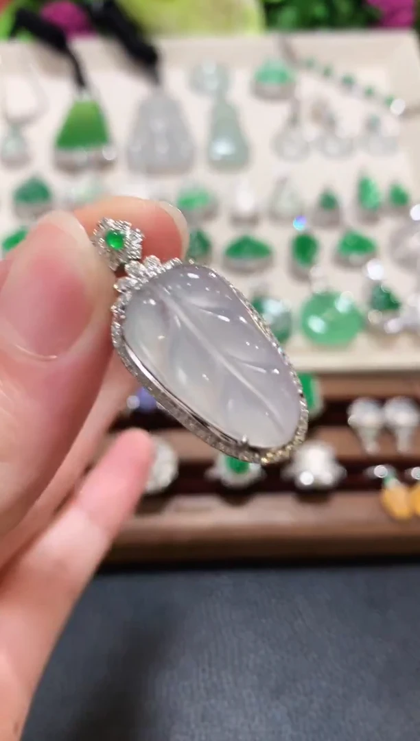 吊坠(不含链)18K金镶嵌翡翠b25