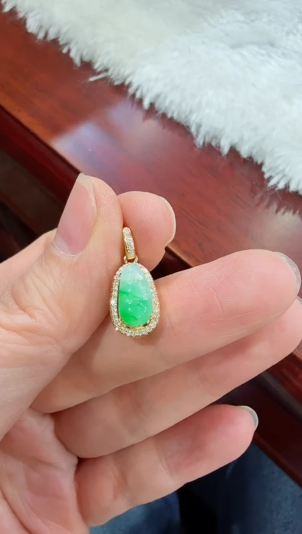 【闪购商品】翡翠吊坠(不含链)18K金镶嵌翡翠 吊坠