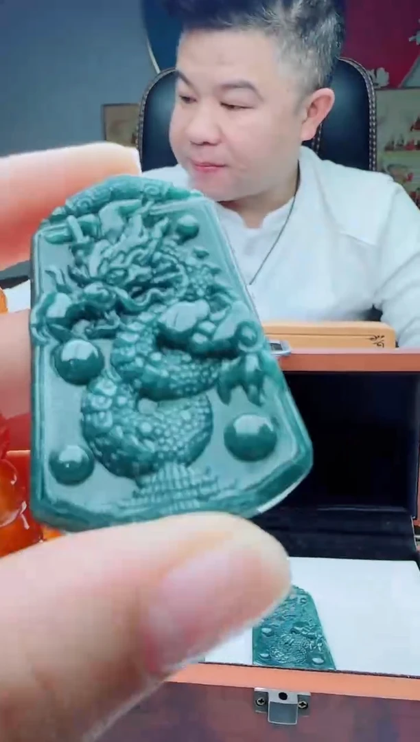 颈饰未镶嵌翡翠多样性发其一