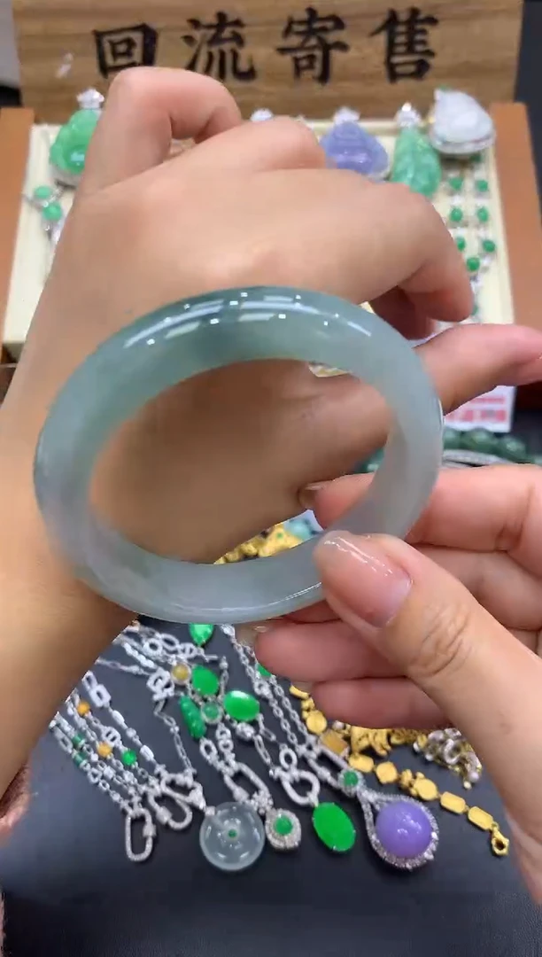 【闪购商品】翡翠手镯未镶嵌92-中国好珍宝