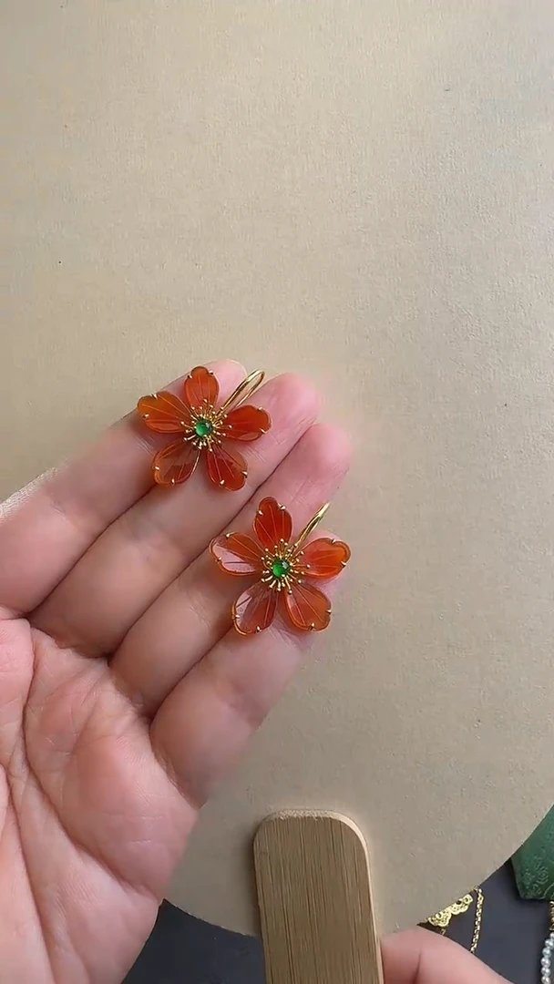 18K金镶嵌耳饰玛瑙/玉髓耳饰