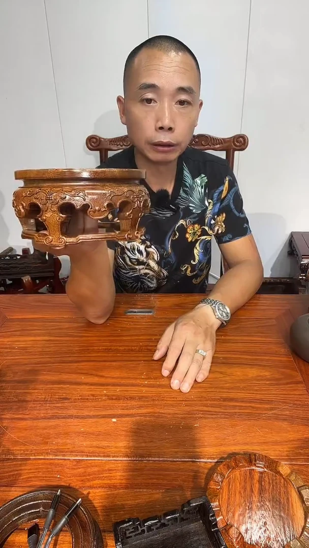 木西****✨老花整雕刻圆形底座14*16*8两个