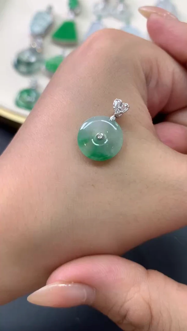 吊坠(不含链)18K金镶嵌翡翠U535|4680