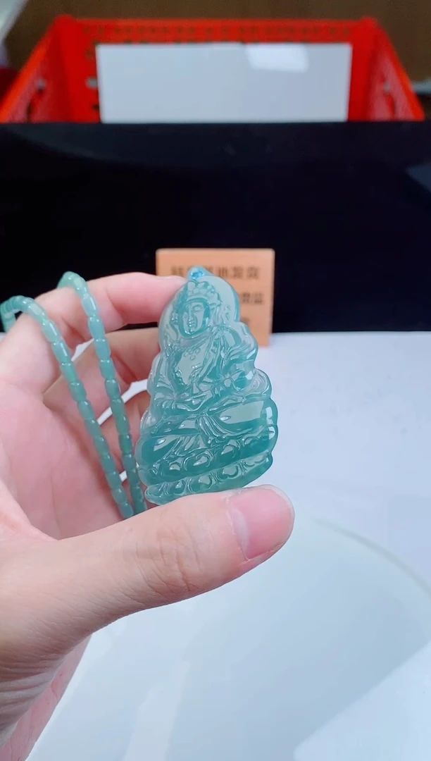 颈饰未镶嵌翡翠   ·