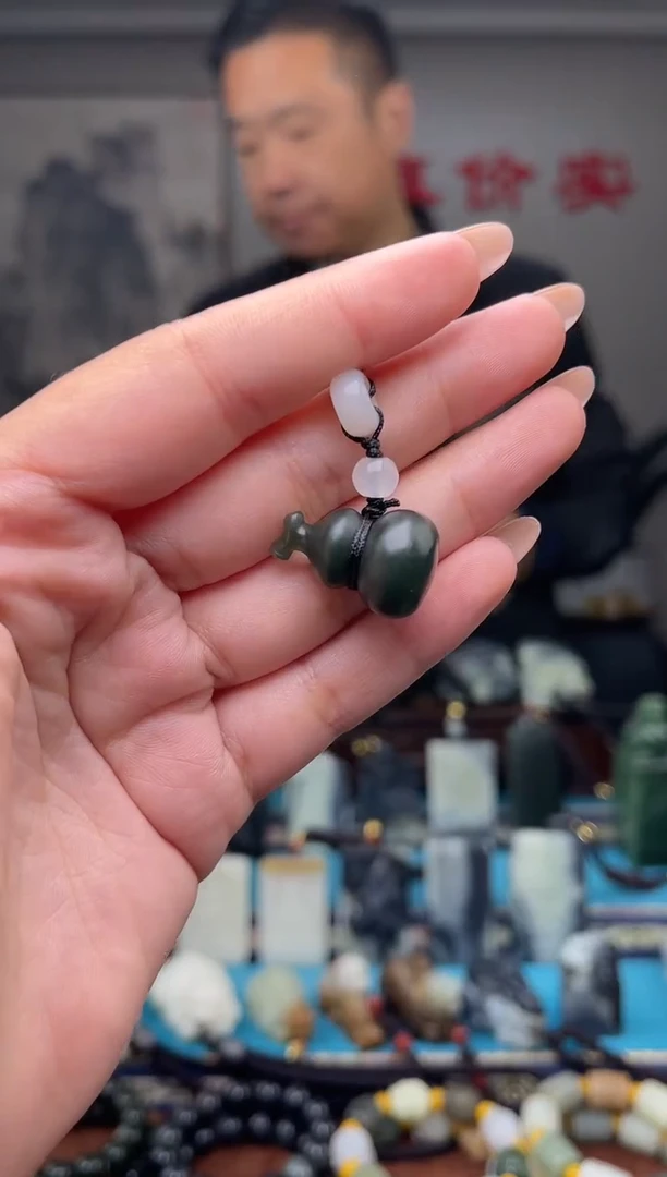 未镶嵌和田玉挂件1