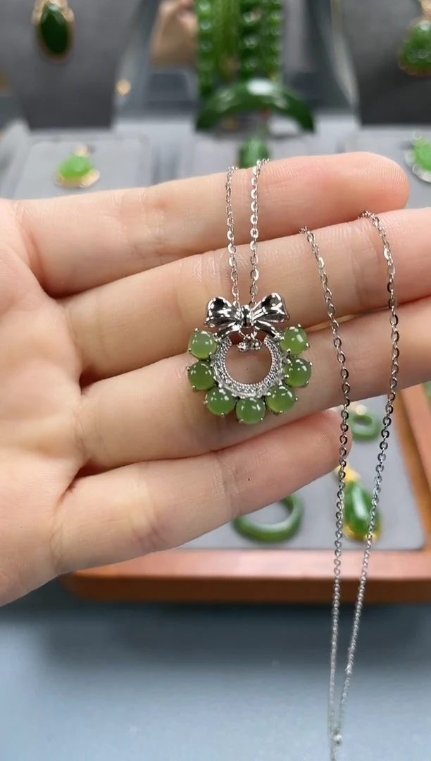 吊坠(赠链)银S925镶嵌和田玉吊坠(赠链) 银S925镶嵌 和田玉