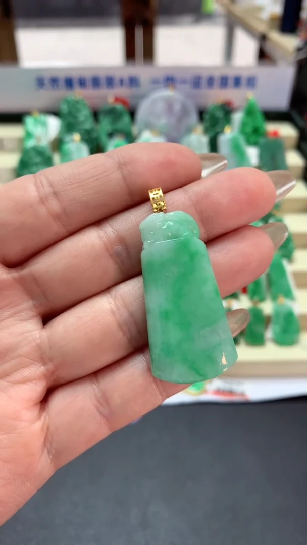 【闪购商品】翡翠吊坠(不含链)18K金镶嵌挂件