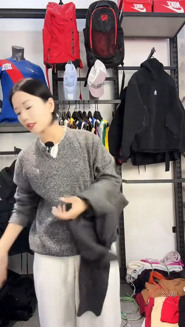 228编码 瑕疵款直播间过款为准 尺码M