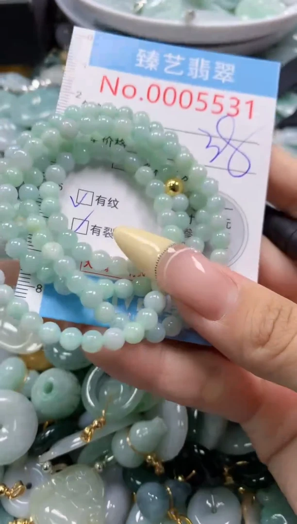 翡翠未镶嵌颈饰多样性发其一5531