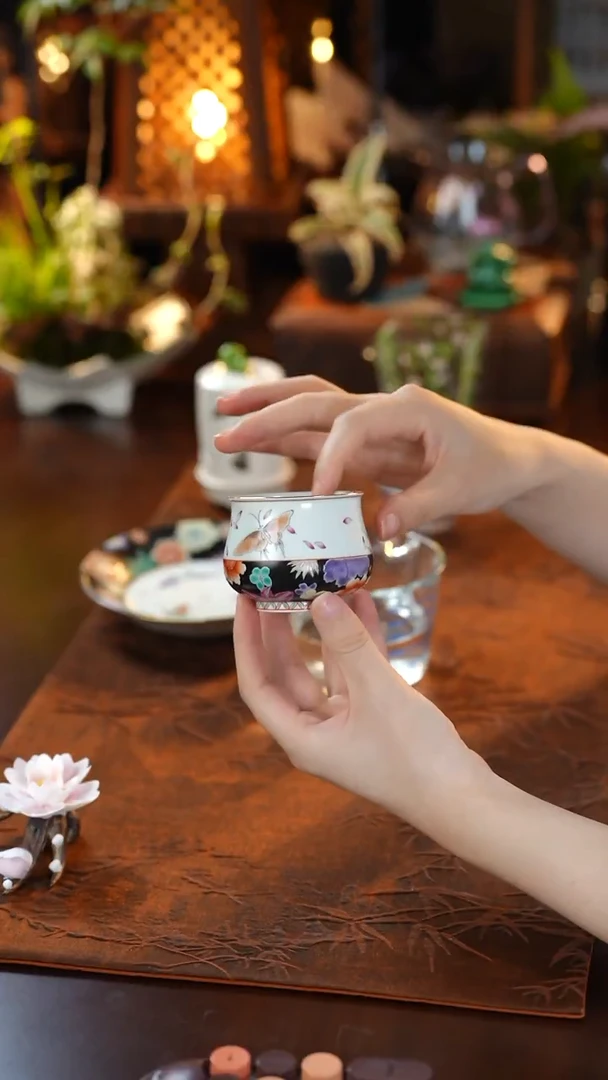 蝴蝶花卉杯