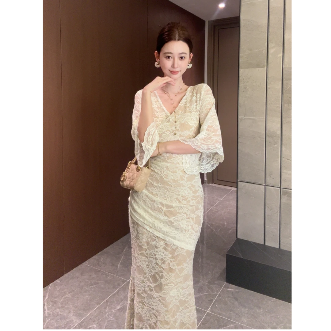 【春日部】蕾丝拼接双层收腰显瘦连衣裙0906